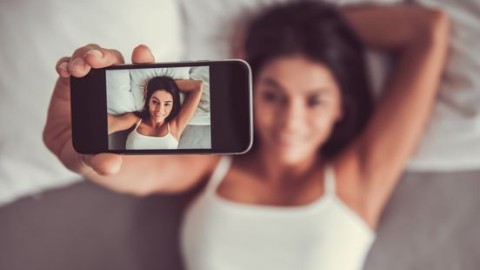 Slachtoffers krijgen vaak nog de schuld: 'Had je maar geen foto moeten sturen'