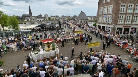 30.000 bezoekers in Maastricht voor Heiligdomsvaart: weergoden gunstig gezind
