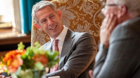 Onno Hoes wordt tijdelijk burgemeester van Tilburg