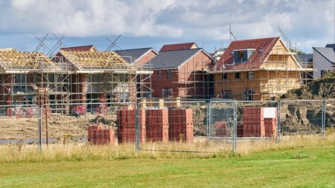 'Ruim 10.000 sociale nieuwbouwwoningen minder in Limburg door huurbevriezing'