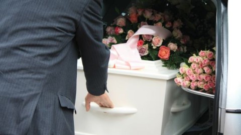 Liever te dik in de kist? Dat komt steeds vaker voor bij uitvaarten