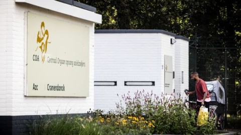 Defensie wil oefenterrein Weerterheide uitbreiden en heropent kazerne Budel: azc gaat dicht