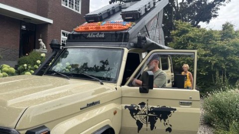 Drie maanden in de auto naar India via Rusland: 'Veel gebieden zijn rood, maar we gaan toch!'